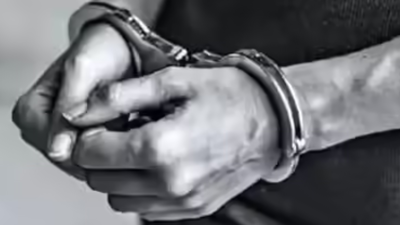 Delhi woman mistaken for child-lifter, stripped Delhi woman mistaken for child-lifter, stripped