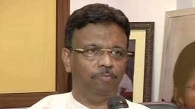 ‘He wanted dignified exit’: Firhad Hakim resigns as Kolkata mayor, TMC says Mamata Banerjee 'permitted' him to step aside