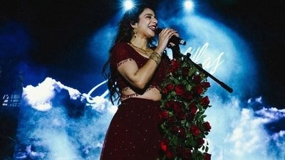 Jasmine Sandlas started her singing career with the song Muskan in 2008.