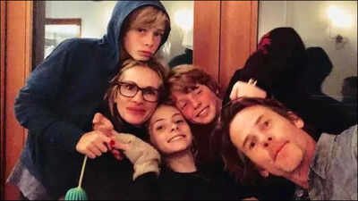 Julia Roberts was spotted on an outing with son Henry and daughter Hazel in new pics. Julia Roberts hangs out with son Henry and daughter Hazel in a rare outing