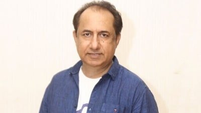 Lalit Parimoo says senior actors in Bollywood should retire.
