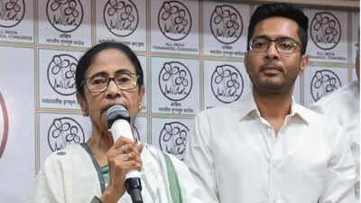 . Mamata & Abhishek Banerjee in Delhi, TMC mutiny spreads to Parliament