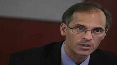 Moody's top economist Mark Zandi says: America has a week to secure peace deal, else US economy is likely to fall into a recession and there will be real ...