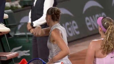 No handshake in French Open! Marta Kostyuk-Mirra Andreeva semi-final sparks controversy - Watch