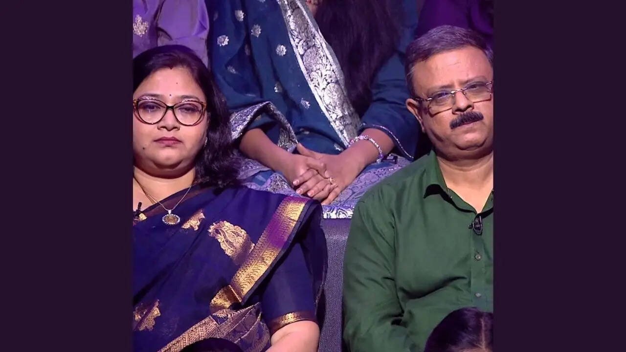 Mitrabha's mother Sujata Guha and father Raj Guha (Screengrabs)