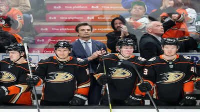 Toronto Maple Leafs NHL coaching search takes another turn with familiar face entering discussions