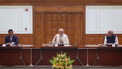 PM Modi chairs EAC meeting, discusses measures to boost India’s economic growth amid global turmoil