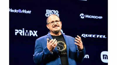 Qualcomm CEO Cristiano Amon to smartphone users: On your phones AI will replace ...