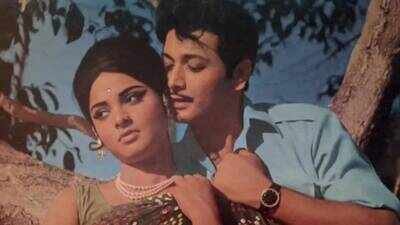 Rekha's controversial forced kiss with Biswajeet was a planned publicity stunt, claims senior journalist: 'Director ne kaha tha'