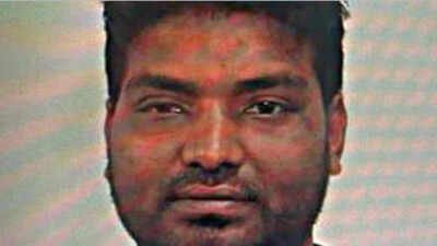 Triple murder in Rome: hunt for the suspected killer. Over 40 tips have been received by the police ‘A man does not die alone’: Chilling messages left by Bangladeshi man before killing family of 3 in Italy