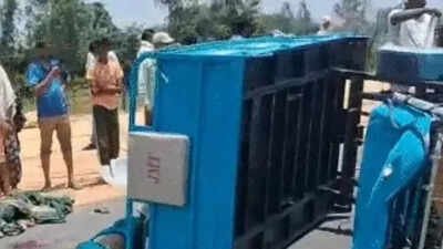 6 women killed as racing tractors crush e-rickshaw in UP