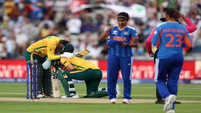 Marizanne Kapp and Chloe Tryon of South Africa celebrate victory (Getty Images) Marizanne Kapp’s unbeaten 81 sinks India as South Africa secure six-wicket win