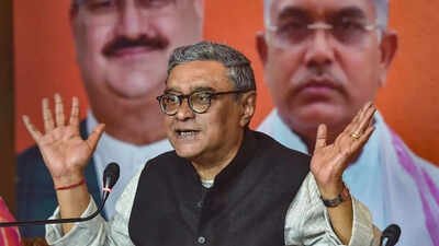 Swapan Dasgupta gets finance as West Bengal govt distributes portfolios among newly sworn ministers
