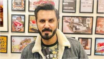 Pakistani singer Mustapha Zahid reacted after Amaal Mallik recreated Awarapan's 'To Phir Aao' as the title track for sequel Awarapan 2, calling it his career-best. Mustapha responded warmly, saying "borders are dangerous but so is love." The Emraan Hashmi-starrer, also featuring Disha Patani and Shabana Azmi, releases 14 August. Pakistani singer Mustapha Zahid reacts as Amaal Mallik recreates ‘Awarapan’ songs for sequel; ‘Borders are dangerous but so is love’