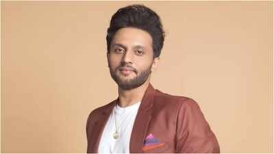 A week after backlash, Mohd Zeeshan Ayyub's voice was quietly swapped out of Chauhaan's teaser, with "major" also changed to "colonel." Devgn, Jio Studios and Colour Yellow Productions face criticism over "pellet gun" references and Kashmir's portrayal. Makers, including Devgn and Neeraj Yadav, remain silent; declined Mid-day's request for comment. 'Chauhaan' teaser edited: Mohd Zeeshan Ayyub's voice replaced from Ajay Devgn’s starrer, makers yet to respond