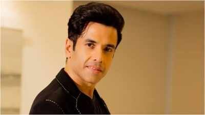 Tusshar Kapoor revealed that shooting 'Golmaal 5' with Akshay Kumar involved almost entirely tiring night shoots, though the scenes were hilarious. He reprises his mute character Lucky, joining Ajay Devgn, Arshad Warsi, Shreyas Talpade, Kunal Kemmu and Sharman Joshi. Directed by Rohit Shetty, the film was shot in Ooty over 79 days. ‘Golmaal 5’: Tusshar Kapoor on filming night shoots with Akshay Kumar, 'Raat ke teen-chaar baje aadmi vibe ka, chemistry ka, camaraderie ka nahin sochta'