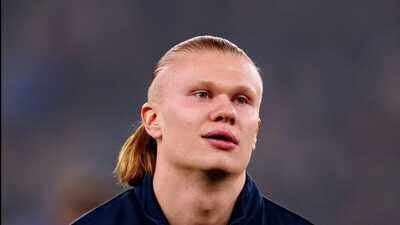 Norwegian star player Erling Haaland witnessed a brutal defeat against England in the quarter finals which brought the nation’s journey in the 2026 FIFA World Cup to a sad end after an impressive run. As Erling Haaland left the United States, his journey back home has sparked chaos among millions. Did Erling Haaland really carry a raccoon all the way to Norway after the nation's brutal World Cup exit?