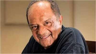 Celebrity photographer-producer Atul Kasbekar's father, Arun Bhaskar Kasbekar, passed away peacefully at 88 on July 14. Atul shared an emotional tribute on Instagram, recalling his father's final moments and legacy. Celebs like Manoj Bajpayee, Dia Mirza, Jackie Shroff and others sent condolences to the grieving family. 'Neerja' producer Atul Kasbekar announces father's death; Jackie Shroff, Manoj Bajpayee and others offer condolences: 'There was no struggle, he simply slipped away'