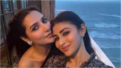 'Asked her to come, she booked in 10 minutes': Mouni Roy pens emotional note for Subhashree Ganguly for rushing to her side after paparazzi row; fans ask, 'are you okay?'