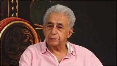 Naseeruddin Shah broke his silence on the Chalo Sansad march violence at Jantar Mantar, calling attackers "gundon" and expressing solidarity with protesting students over the NEET paper leak. A viral video claiming his presence at the protest was actually from a Mumbai screening. Protests have also spread to Mumbai, prompting police restrictions on gatherings. Naseeruddin Shah breaks down over Jantar Mantar violence, slams "Zulm" against students