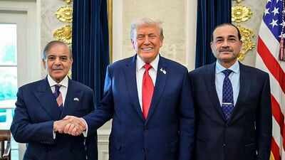Bankrupt Pakistan Begs Trump For $10-Bn Lifeline: New Bailout Hunt After IMF, China & Saudi Arabia Bankrupt Pakistan Begs Trump For $10-Bn Lifeline: New Bailout Hunt After IMF, China & Saudi Arabia