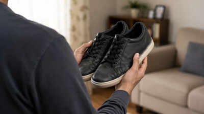 Company gave credit note instead of refund for defective shoes; court orders Rs 15,000 compensation