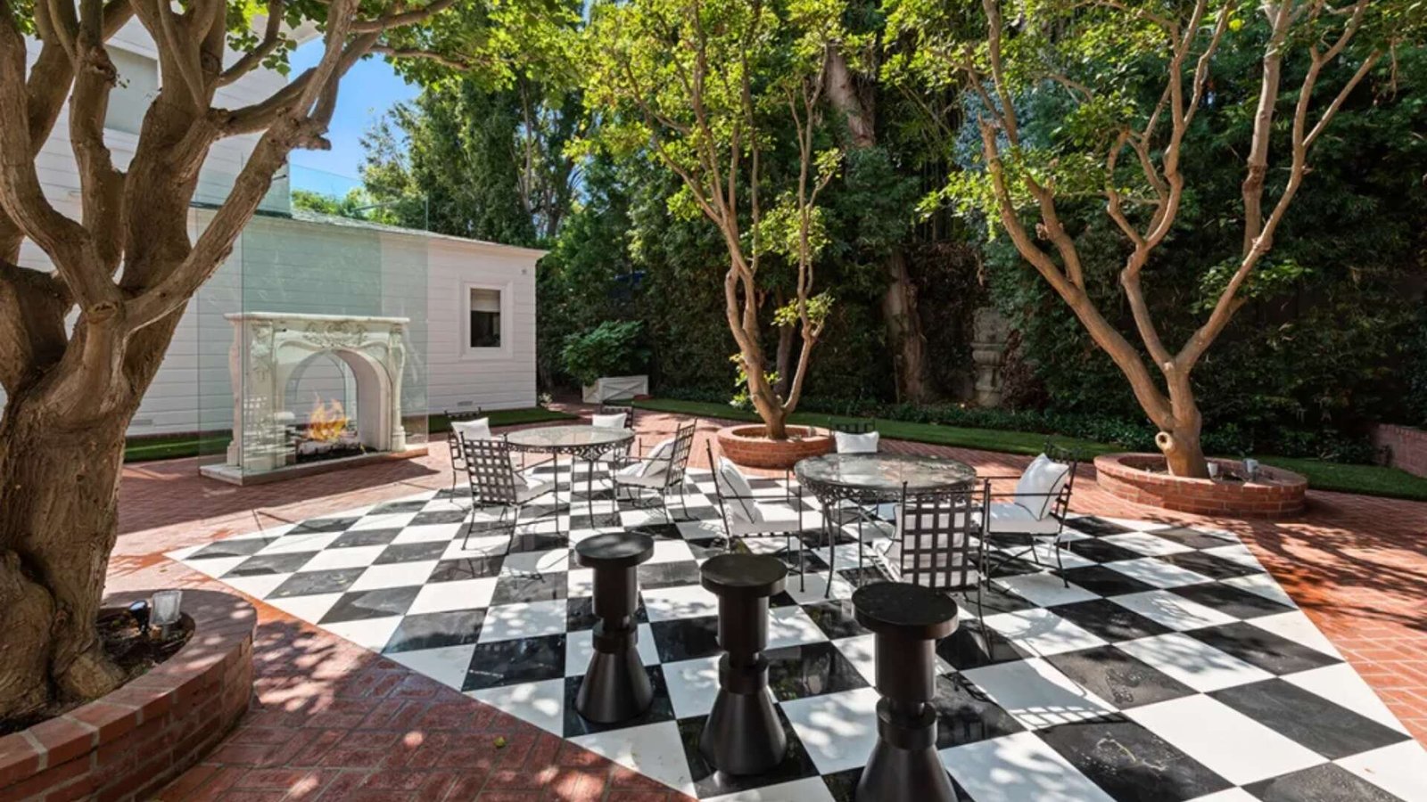 Picture courtesy: Instagram/ mansion rentals