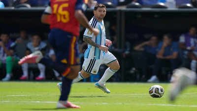 Argentina's Lionel Messi (10) runs with the ball during the World Cup final. (AP Photo) FIFA World Cup 2026 final: Spain choke Argentina into unwanted history as Messi's side fails to register a first-half shot