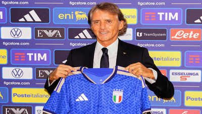 'It was like losing the woman of your life': Roberto Mancini apologises after dramatic Italy return