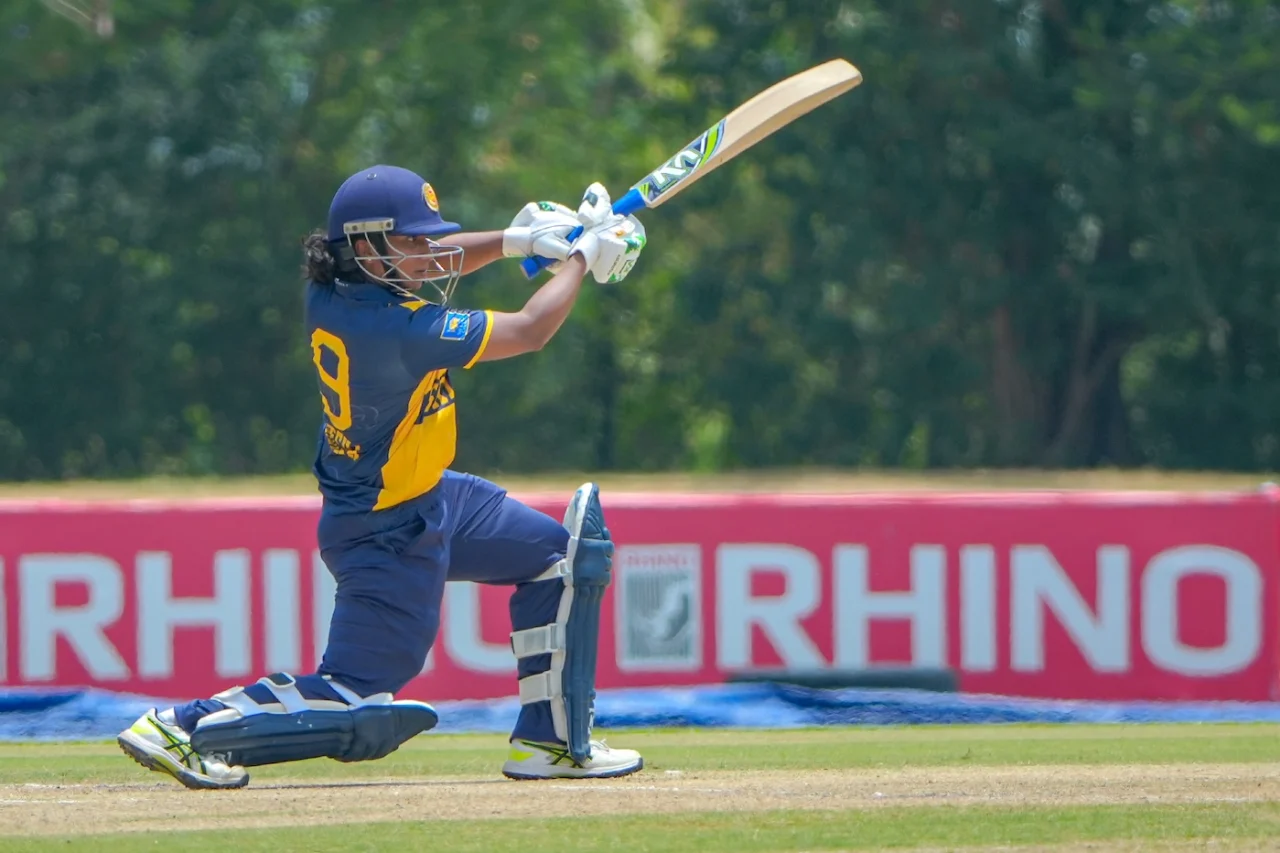Dulani's century buffered a wobbly Sri Lanka as Pakistan lost the opener