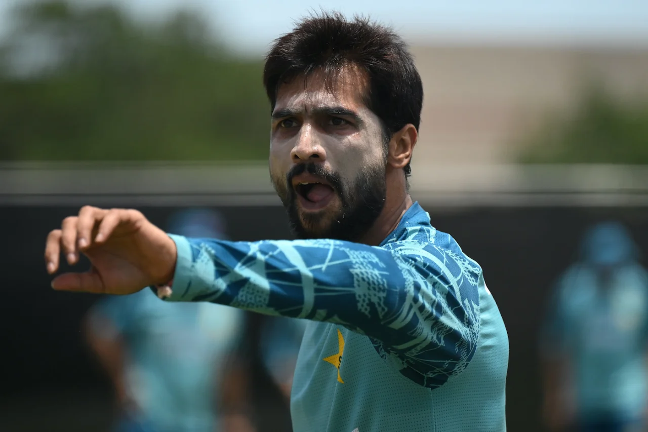 Why did Hundred franchises raise concerns over Mohammad Amir's signing?