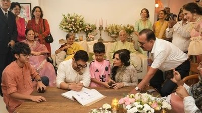 Aamir Khan and Gauri Spratt married in Mumbai in the presence of their loved ones. (Pic credit: Spice Social) Aamir Khan and Gauri Spratt married in Mumbai in the presence of their loved ones. (Pic credit: Spice Social)