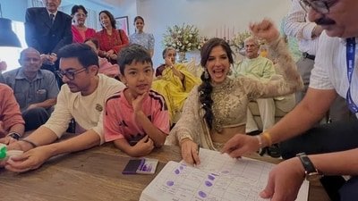 Aamir Khan and Gauri Spratt got married in the presence of their loved ones. Aamir Khan and Gauri Spratt got married in the presence of their loved ones.