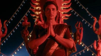 Isakapatnam review: Aishwarya Rajesh plays the lead in the Garry BH web series. Isakapatnam review: Aishwarya Rajesh plays the lead in the Garry BH web series.