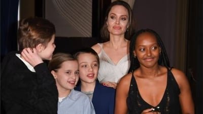 (L-R) Shiloh Jolie-Pitt, Vivienne Marcheline Jolie-Pitt, Knox Jolie-Pitt, Angelina Jolie and Zahara Marley Jolie-Pitt at the world premiere of Disney's Dumbo, 2019. (AFP) (L-R) Shiloh Jolie-Pitt, Vivienne Marcheline Jolie-Pitt, Knox Jolie-Pitt, Angelina Jolie and Zahara Marley Jolie-Pitt at the world premiere of Disney's Dumbo, 2019. (AFP)