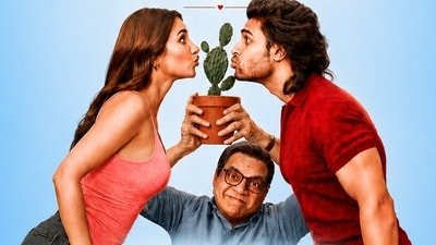 Tera Yaar Hoon Main review: Paresh Rawal, Aman Indra Kumar and Akanksha Sharma's still from the movie. Tera Yaar Hoon Main review: Paresh Rawal, Aman Indra Kumar and Akanksha Sharma's still from the movie.