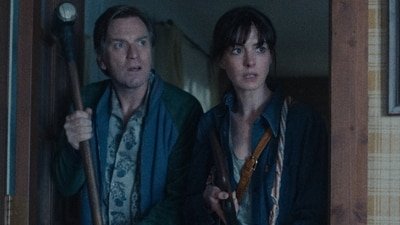 The End of Oak Street: David Robert Mitchell on Anne Hathaway’s ‘phenomenal’ performance, Ewan McGregor. (Warner Bros.)