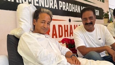Prakash Raj met Sonam Wangchuk at Jantar Mantar for the Cockroach Janata Party protest. Prakash Raj met Sonam Wangchuk at Jantar Mantar for the Cockroach Janata Party protest.