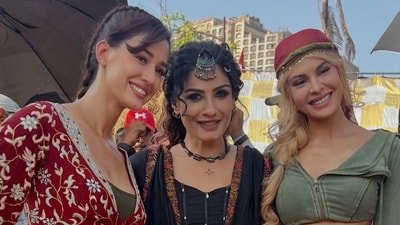 Raveena Tandon with Disha Patani and Jacqueline Fernandez on the sets of Welcome to the Jungle.