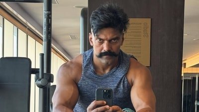 Cheating case filed against Tamil actor Arya.