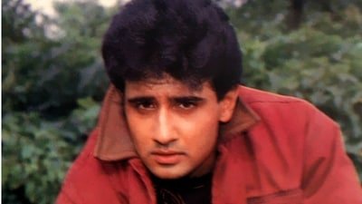 Vivek Mushran in Saudagar.