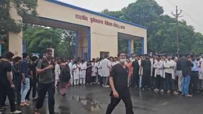 'Goli maar denge': BJP leader, aide booked for molesting, threatening woman PG doctor at Madhya Pradesh hospital