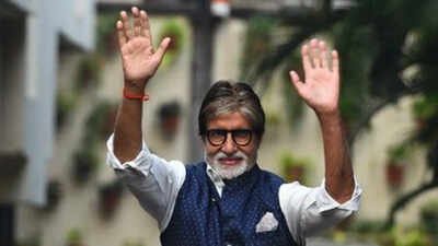 Amid Mumbai floods, Amitabh Bachchan thanks fans for turning up outside Jalsa: 'So deeply moving for me'