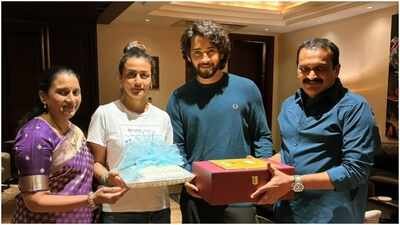 Bandla Ganesh invites Mahesh Babu to daughter's wedding; meets 'Varanasi' star with family