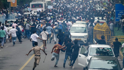 'Will take legal action': CJP firm on punishing cops who used excessive force