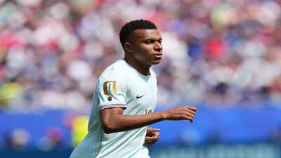 Kylian Mbappé makes unwanted World Cup history with first-ever penalty miss as perfect record ends