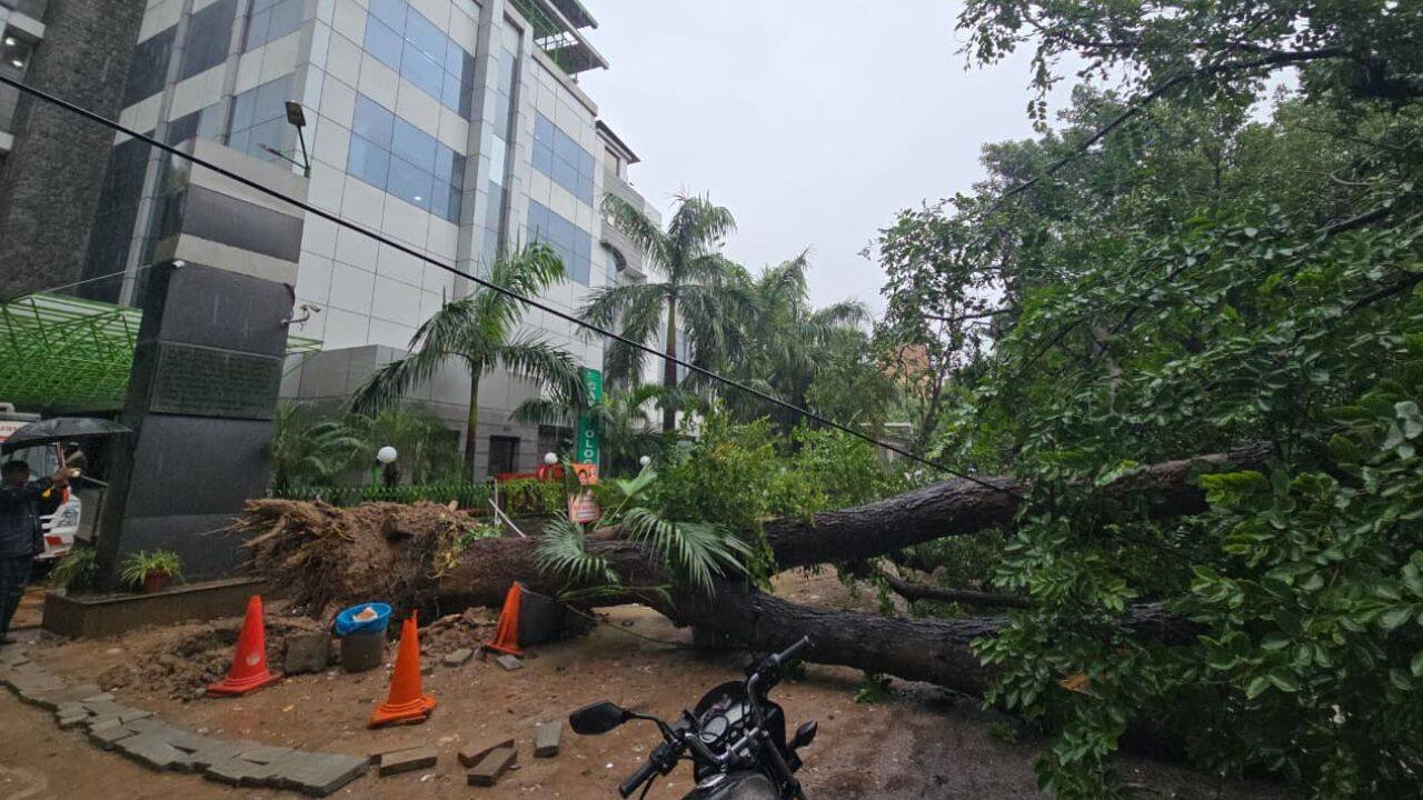 Heavy rain in Delhi
