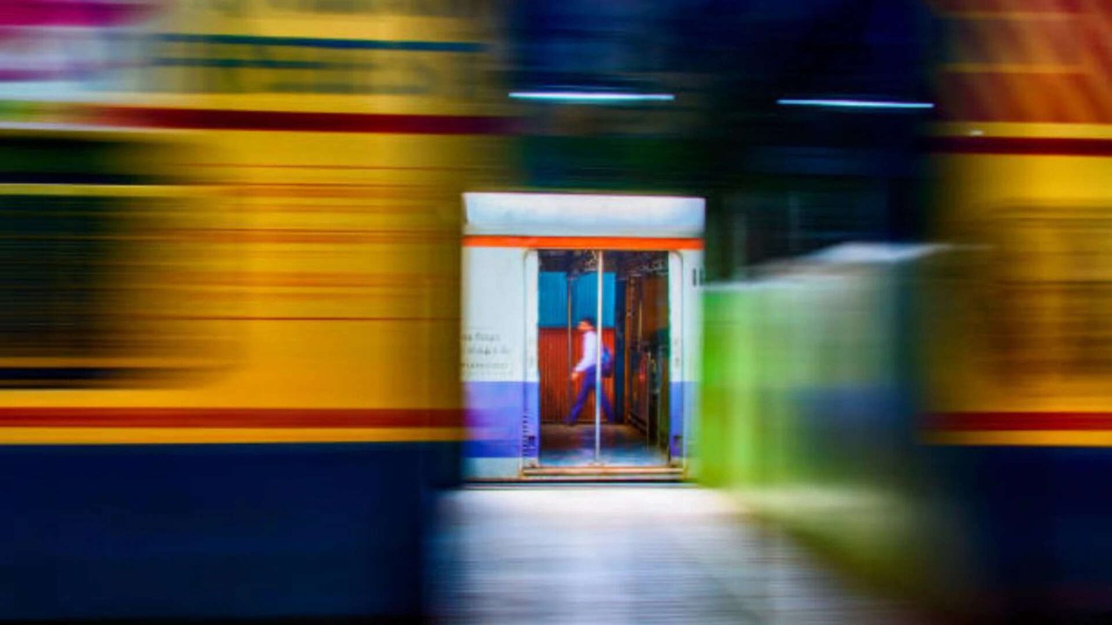 How do we experience time?<br>