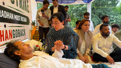 Atishi joins CJP protest on day 24 'Power to you Sonam and young cockroaches': Atishi joins CJP protest on day 24 as Wangchuk's health worsens