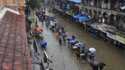 Heavy rain batters Mumbai, IMD issues orange alert for city and 3 other districts; high-tide expected